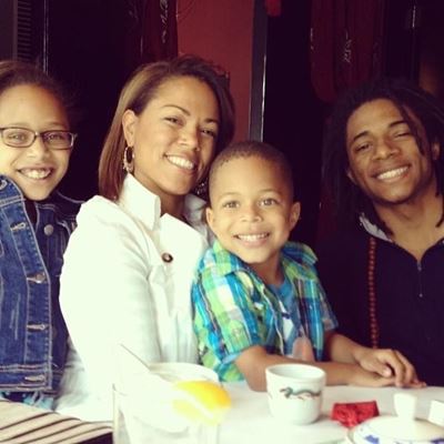 Chemen Neal with her children